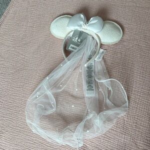 Disney White Pearl Bridal Minnie Ears Headband with Veil